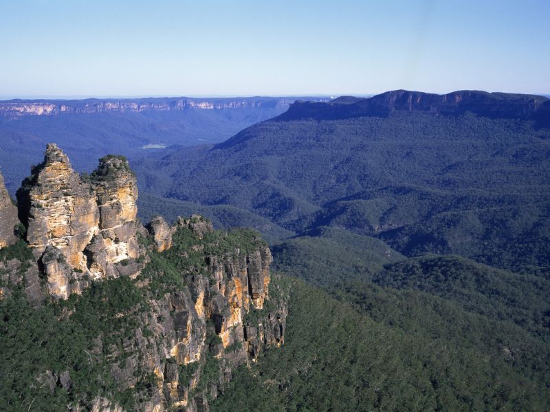 Blue mountains three sisters. A perfect day trip from Sydney