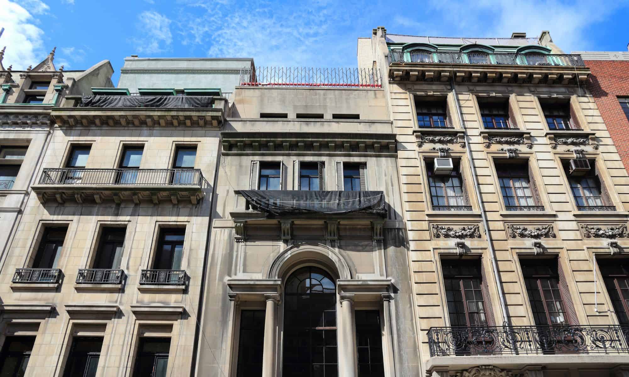 Safest Places To Stay in New York + Hotel