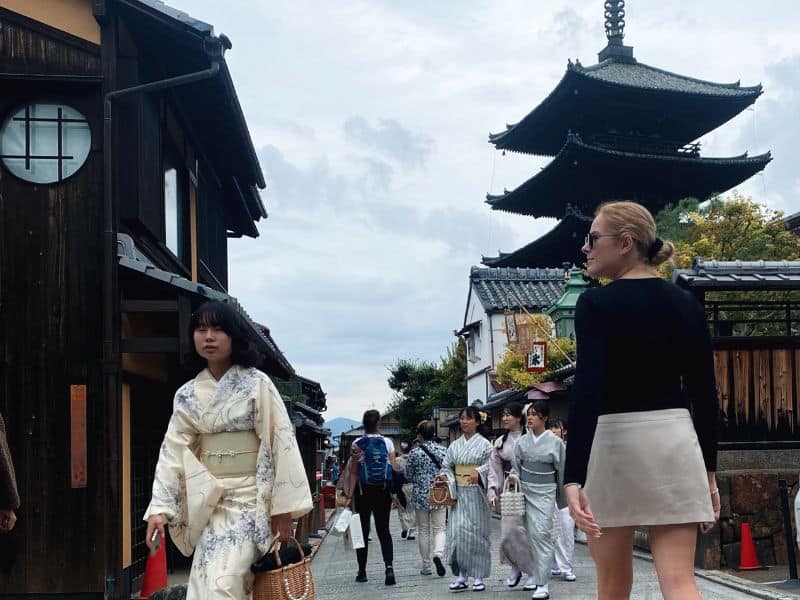 4 weeks in japan itinerary inlcudes a visit to Kyoto, a city full of history